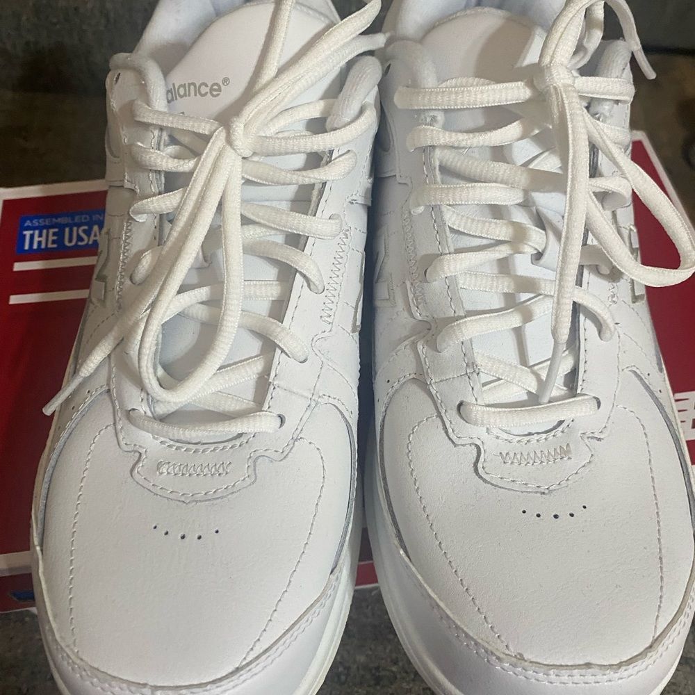 New Balance Women’s White Shoes Size 10.5 D